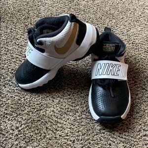 Boys Nike Team Hustle size 11C